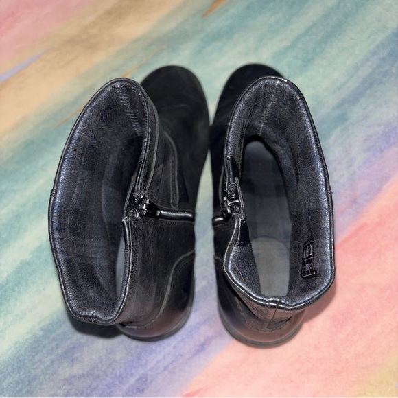 KEEN Women's Black Leather Side Zip Kate Wedge Ankle Boots Size 8 - Picture 7 of 10